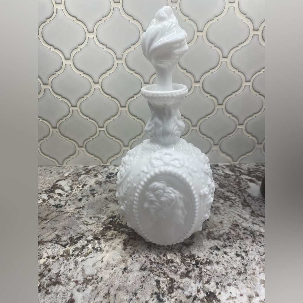 Jenny Lind Milkglass Decanter Fostoria
Glass